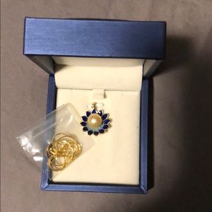 flower, pearl necklace